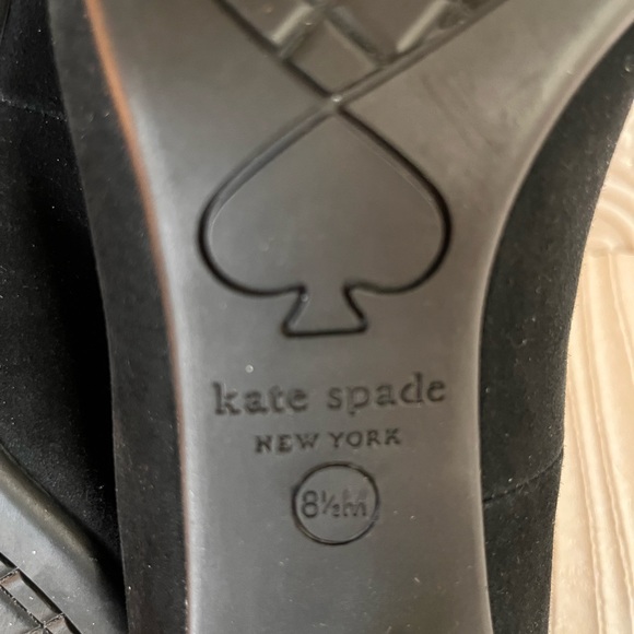 Kate Spade Benice Black Suede Pumps Size 8.5 S5100014 - Picture 2 of 7